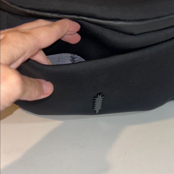 Thacker Salinas Sling Bag - Picture 4 of 15